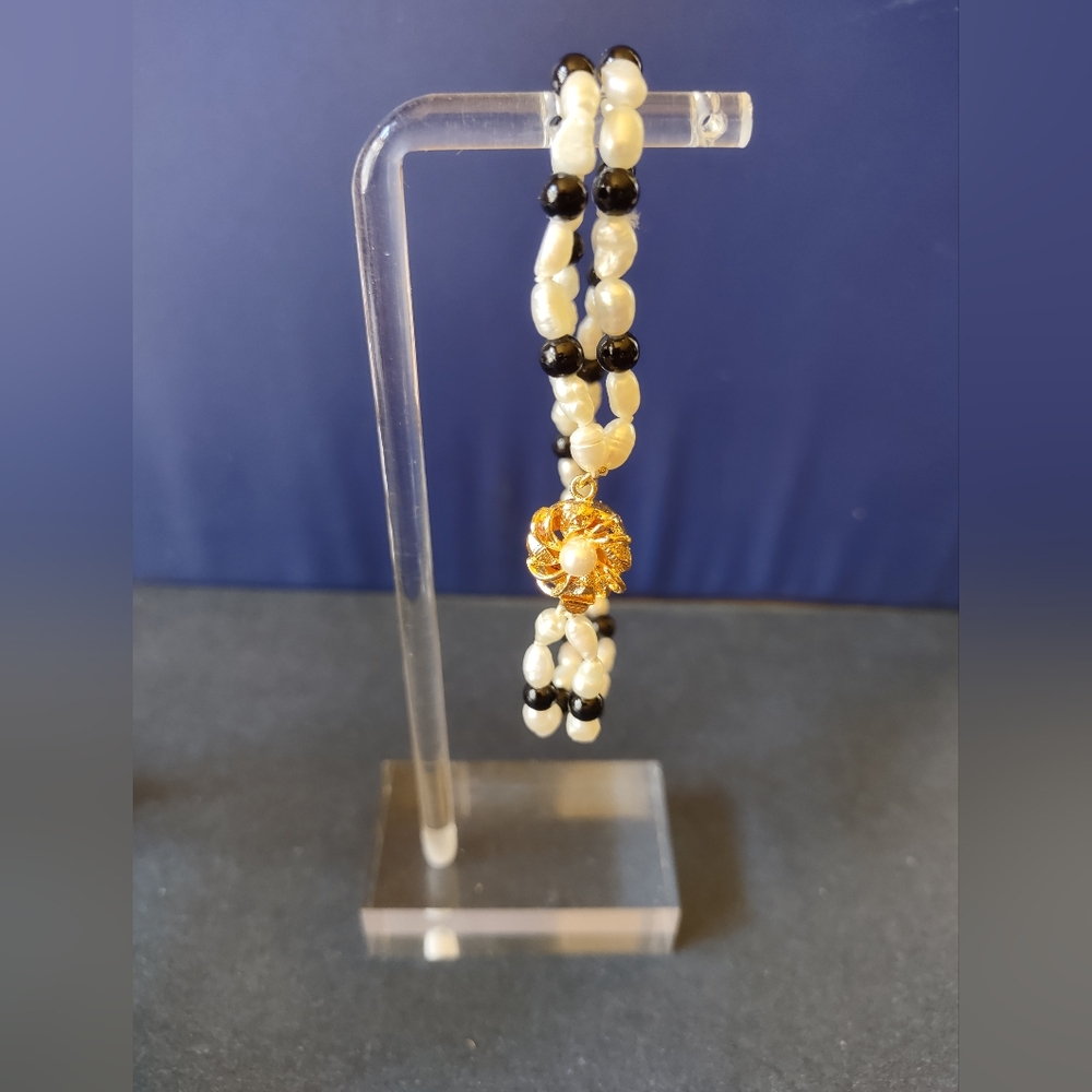 Vintage White Rice Pearl & Black Bead Bracelet size 7.5"